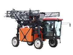 <b>3WPJZ-1500-80自走式噴桿式噴霧機</b>